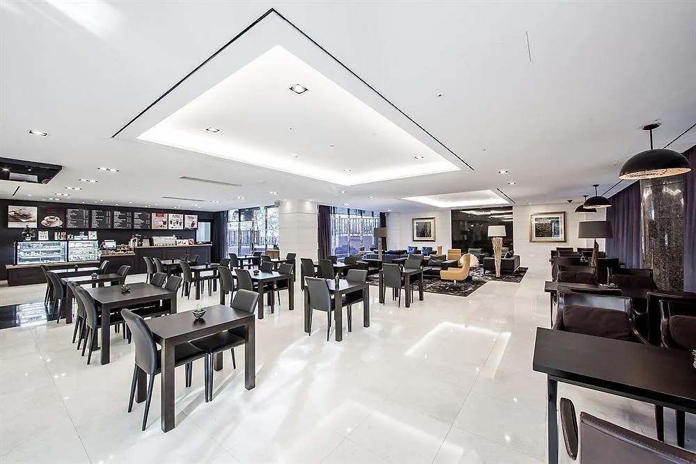 Golden Seoul Hotel 4*,