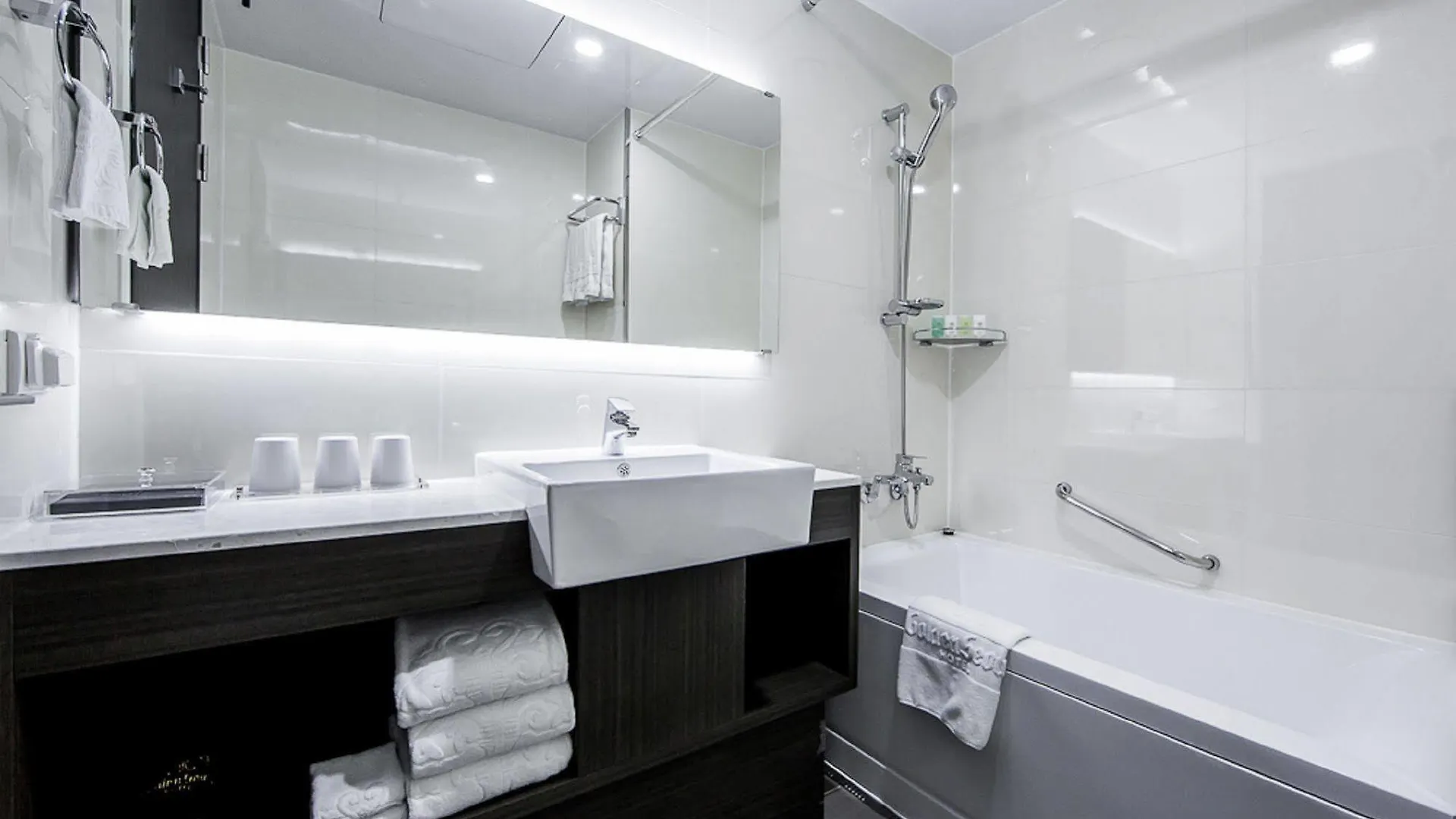 Golden Seoul Hotel 4*,